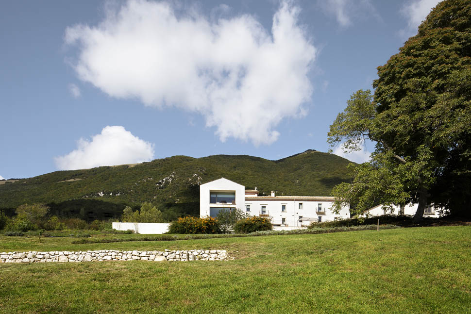 CASADONNA Outdoor credits Helenio Barbetta