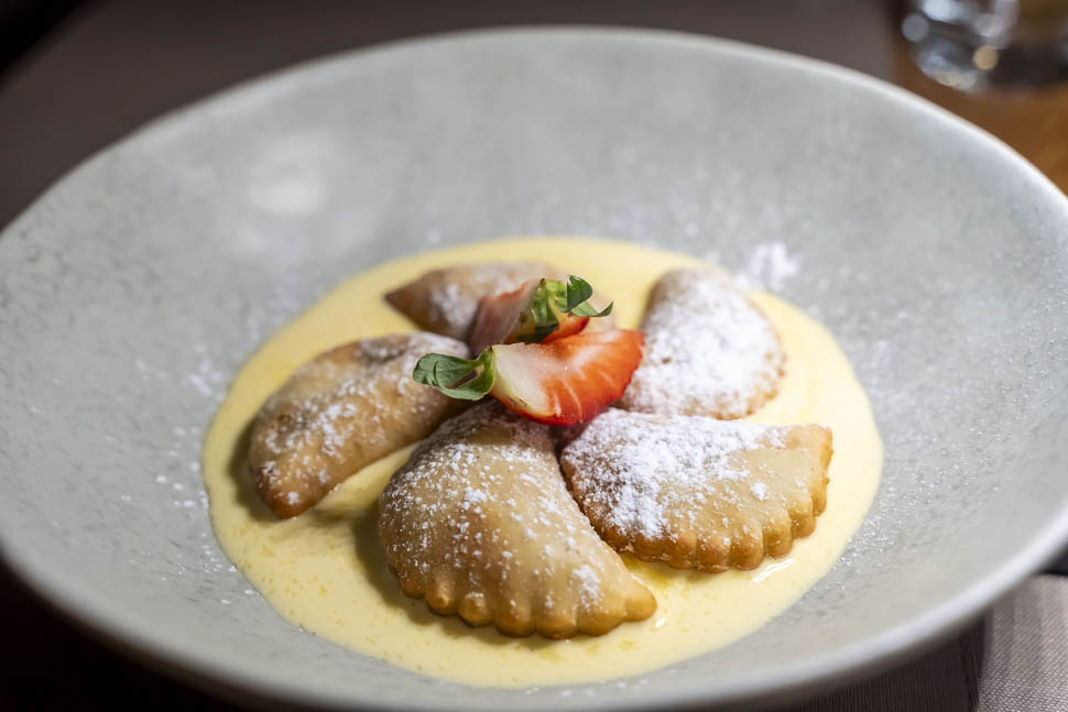 Krapfen con pere marmellata di prugne su salsa vaniglia Foto Lorenzo Moreni 2