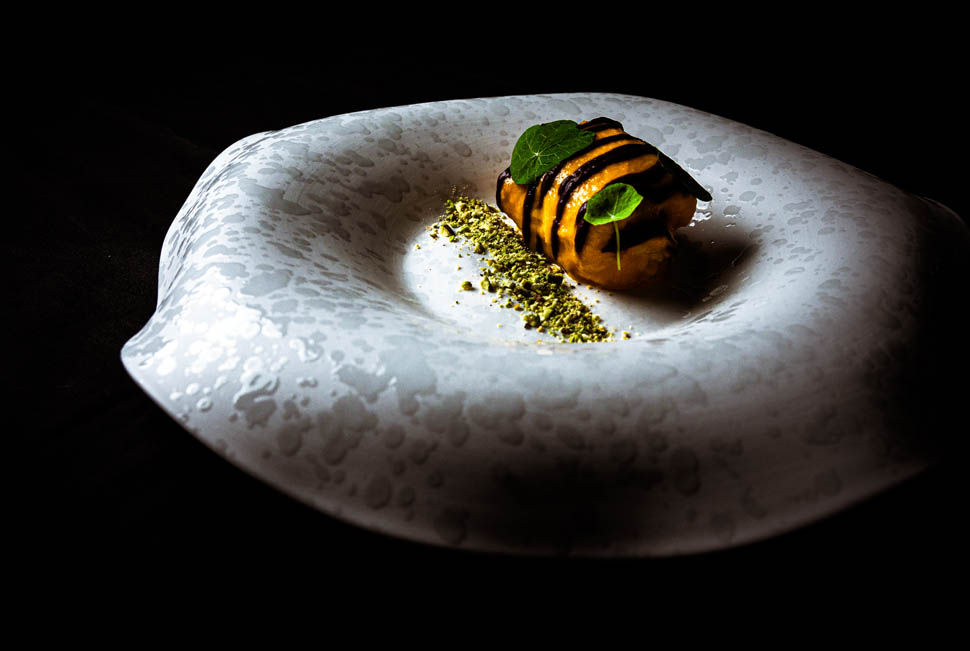 Medaglione di rana pescatrice crema di carote e zenzero e pistacchio di Bronte20tre genova